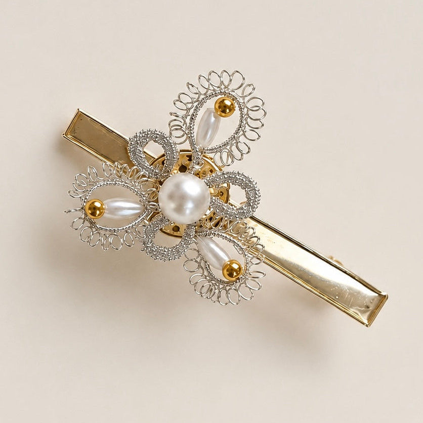 Pearl Fleur Hair Clip