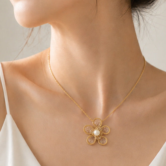 Lumière Bloom Necklace